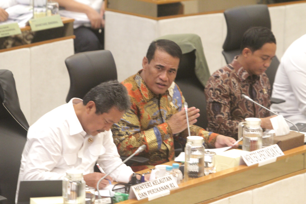 Komisi IV DPR menggelar raker dengan Menteri Pertanian, Menteri Kehutanan dan Menteri Kelautan dan Perikanan membahas pemulihan pasca bencana (Ashar/SinPo.id)