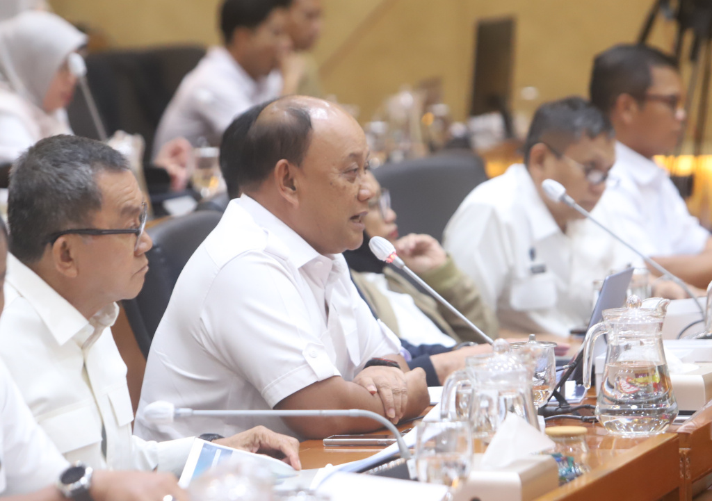 Komisi IX DPR raker dengan Kepala BGN Dadan Hindayana membahas evaluasi Makan Bergizi Gratis (Ashar/Sinpo.id)