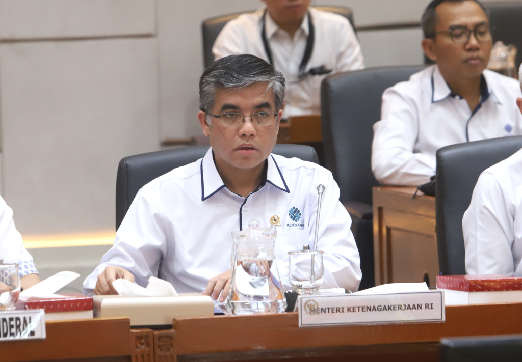 Komisi IX DPR gelar raker dengan Menaker Yassierli bahas laporan keuangan APBN TA 2024 (Ashar/SinPo.id)