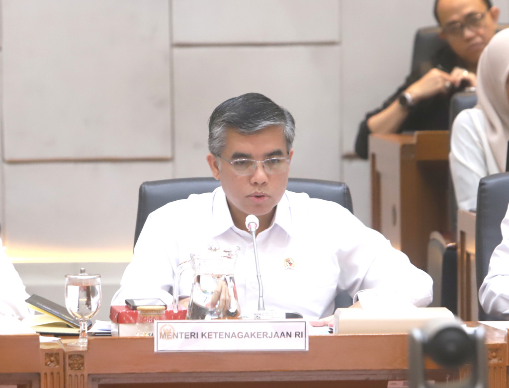 Komisi IX DPR gelar raker dengan Menteri Ketenagakerjaan Yassierli membahas program kerja 2026 dan Magang Kerja Nasional serta Magang di luar negeri (Ashar/SinPo.id)