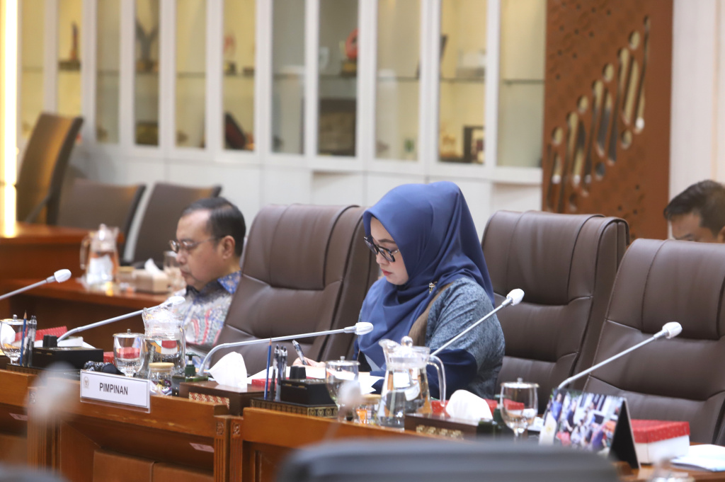 Komisi IX DPR gelar raker dengan Menteri Ketenagakerjaan Yassierli membahas program kerja 2026 dan Magang Kerja Nasional serta Magang di luar negeri (Ashar/SinPo.id)