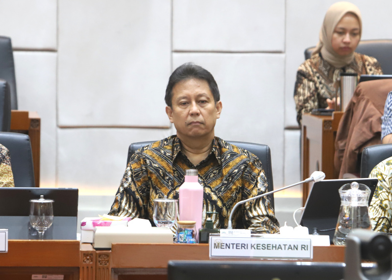 Komisi IX DPR menggelar Raker dengan Menteri Kesehatan Budi Gunadi Sadikin membahas kelas rawat inap standar (KRIS) (Ashar/SinPo.id)