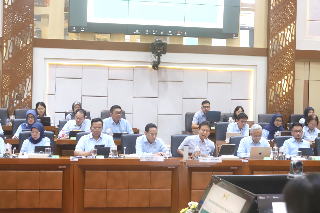 Komisi IX DPR menggelar raker dengan Menteri Kesehatan Budi Gunadi Sadikin membahas penanganan penyakit campak dan penyakit menular lainnya (Ashar/SinPo.id)
