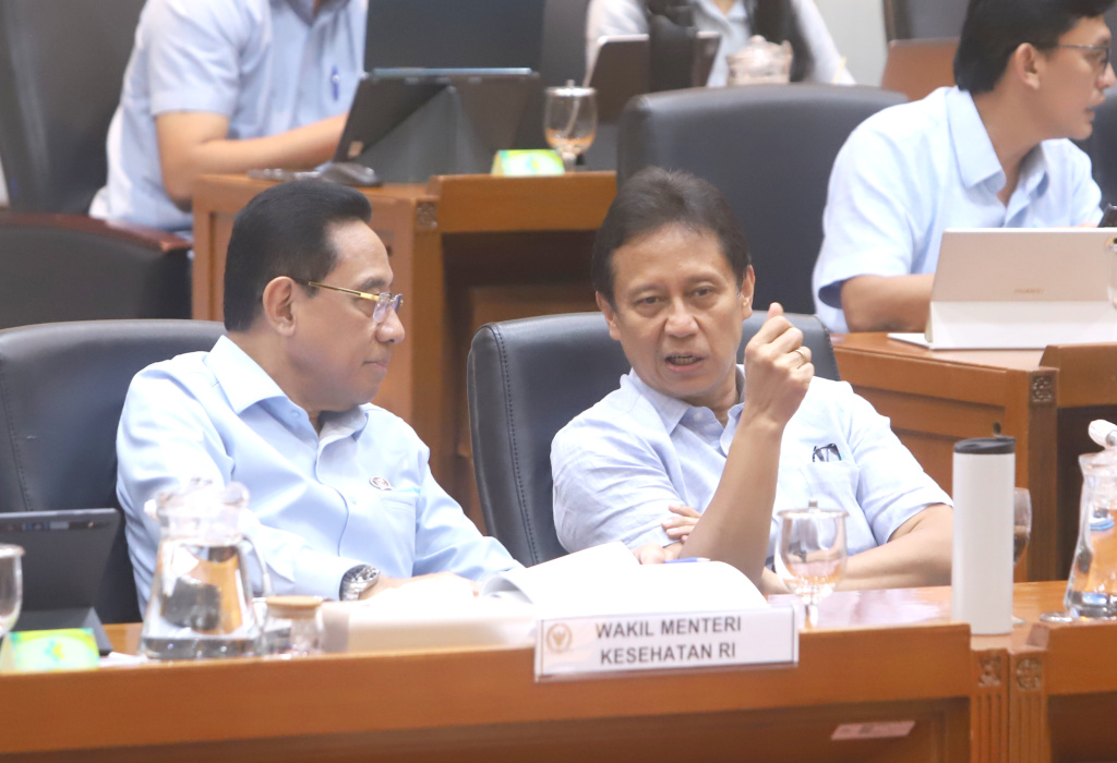 Komisi IX DPR menggelar raker dengan Menteri Kesehatan Budi Gunadi Sadikin membahas penanganan penyakit campak dan penyakit menular lainnya (Ashar/SinPo.id)