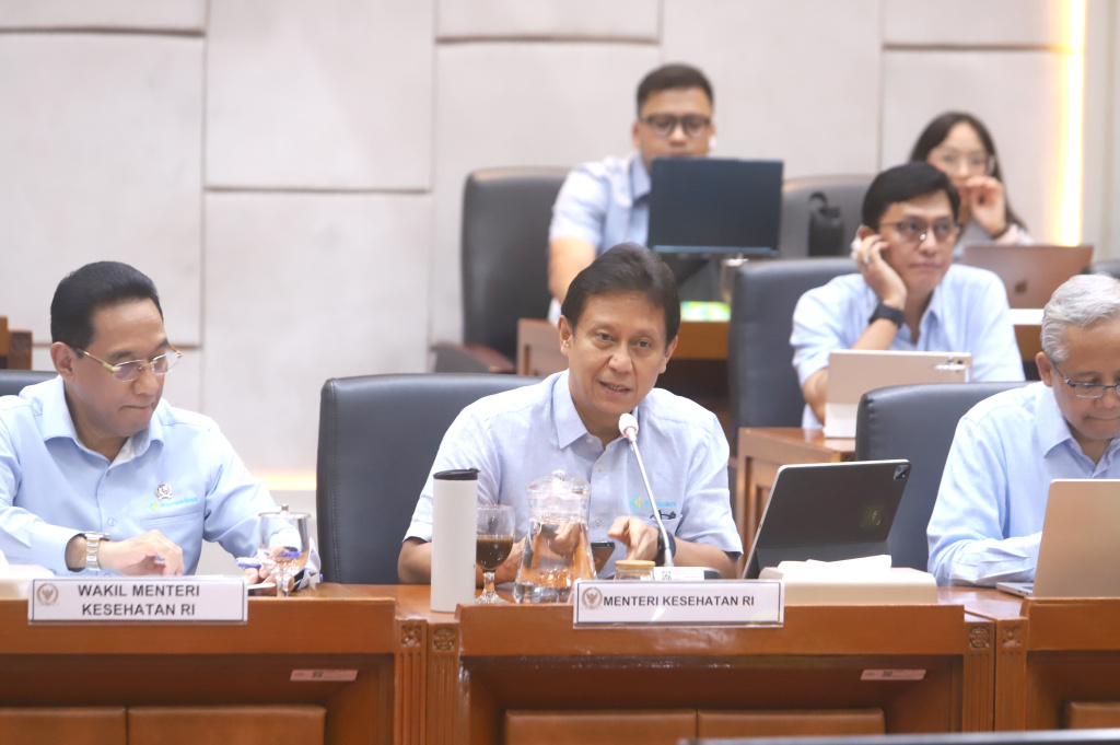 Komisi IX DPR menggelar raker dengan Menteri Kesehatan Budi Gunadi Sadikin membahas penanganan penyakit campak dan penyakit menular lainnya (Ashar/SinPo.id)