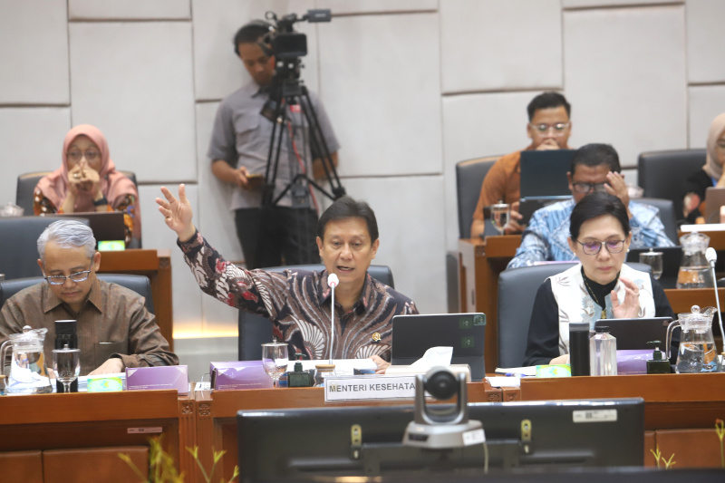 Komisi IX DPR gelar ramer dengan Menkes Budi Gunadi Sadikin membahas PPDS dan Persiapan Pelayanan Kesehatan Haji 2025 (Ashar/SinPo.id)