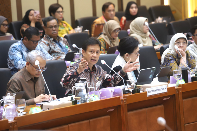 Komisi IX DPR gelar ramer dengan Menkes Budi Gunadi Sadikin membahas PPDS dan Persiapan Pelayanan Kesehatan Haji 2025 (Ashar/SinPo.id)