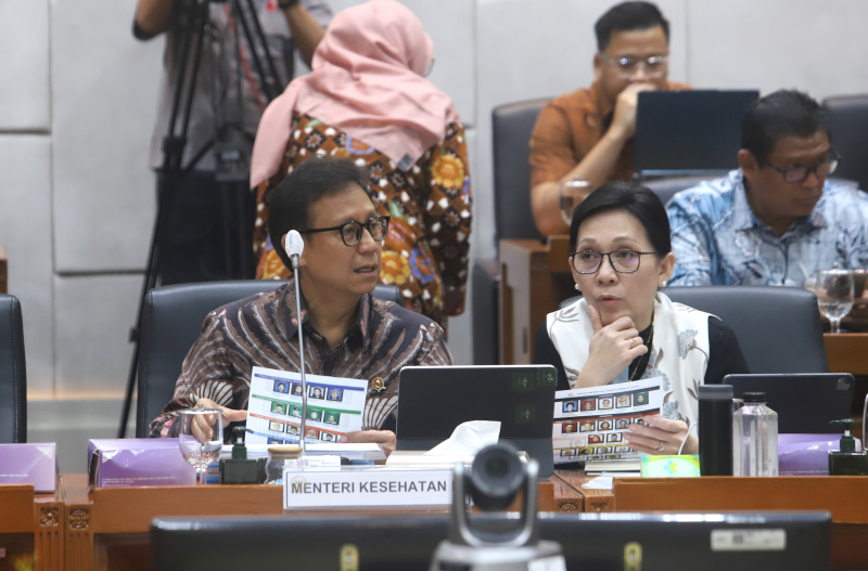 Komisi IX DPR gelar ramer dengan Menkes Budi Gunadi Sadikin membahas PPDS dan Persiapan Pelayanan Kesehatan Haji 2025 (Ashar/SinPo.id)