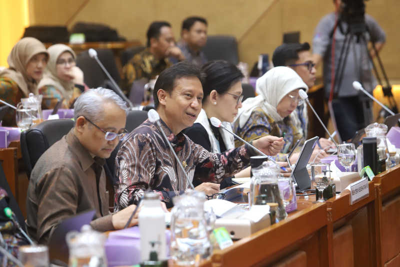 Komisi IX DPR gelar ramer dengan Menkes Budi Gunadi Sadikin membahas PPDS dan Persiapan Pelayanan Kesehatan Haji 2025 (Ashar/SinPo.id)