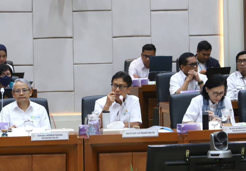 Komisi IX DPR menggelar raker dengan Menkes Budi Gunadi Sadikin membahas program kerja Kementrian Kesehatan (Ashar/SinPo.id)