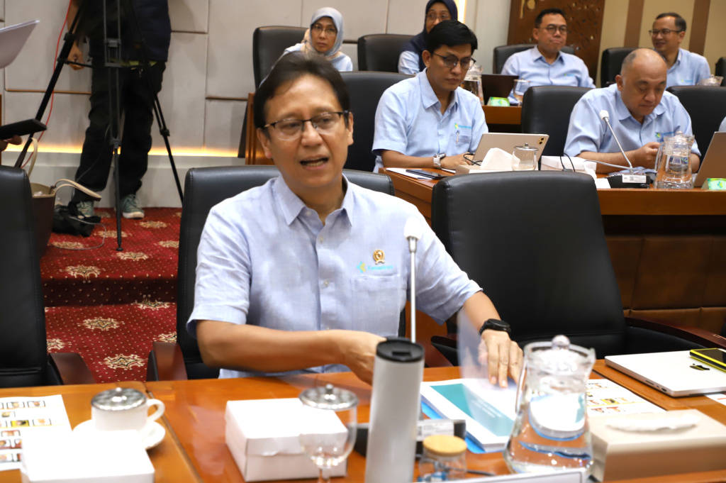 Komisi IX DPR menggelar Raker dengan Menkes Budi Gunadi Sadikin membahas program Kesehatan Prioritas Nasional di Wilayah terdampak bencana di Sumatera, dan pendalaman arah kebijakan nasional (Ashar/SinPo.id)