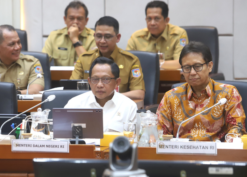 Komisi IX DPR raker dengan Menkes Budi Gunadi Sadikin, Mensos Syaifullah Yusuf, Mendagri Tito Karnavian membahas PBI (Ashar/SinPo.id)