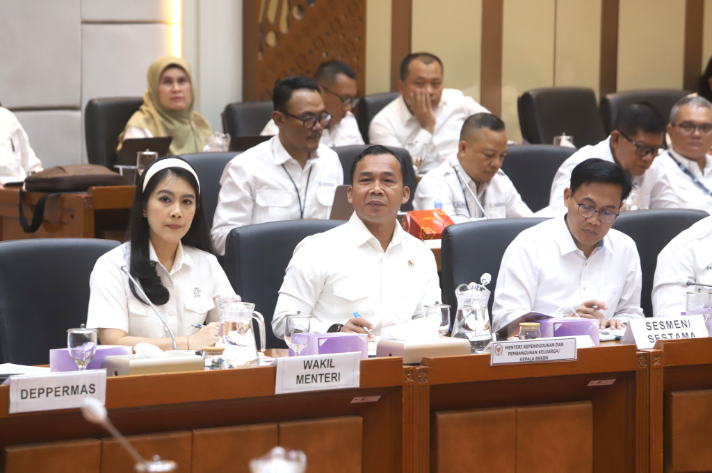 Komisi IX DPR gelar raker dengan Menteri BKKBN Wihaji membahas Penyesuaian Anggaran 2026 (Ashar/SinPo.id)