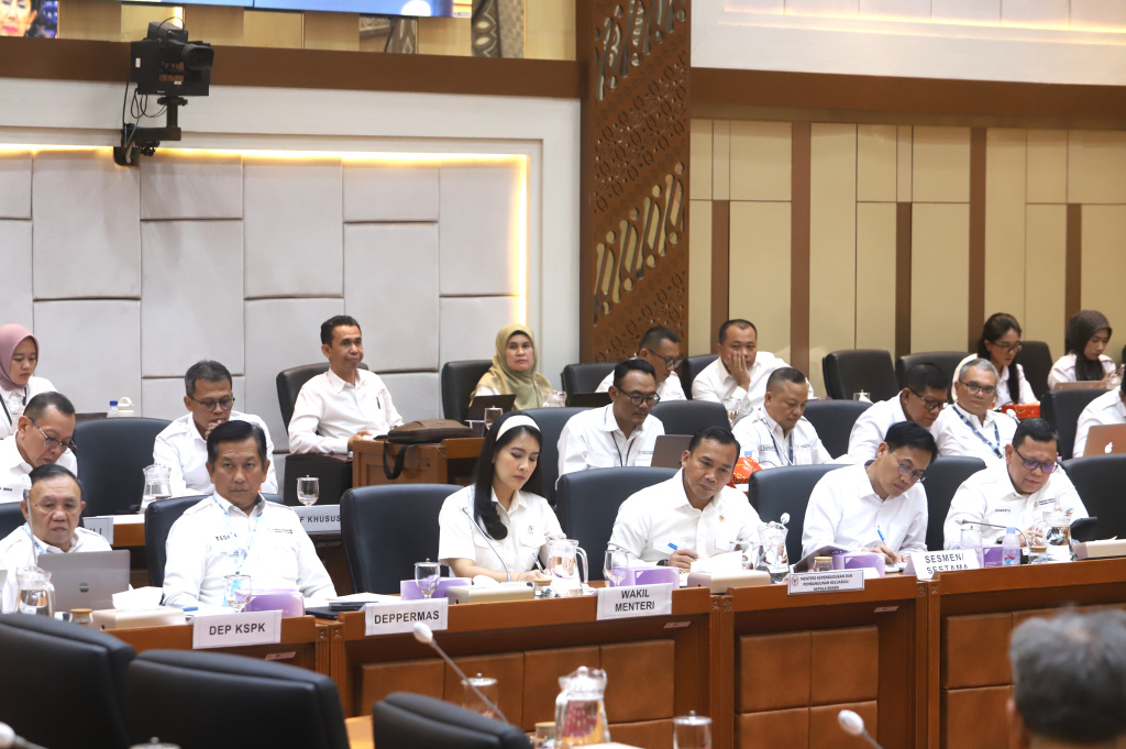 Komisi IX DPR gelar raker dengan Menteri BKKBN Wihaji membahas Penyesuaian Anggaran 2026 (Ashar/SinPo.id)