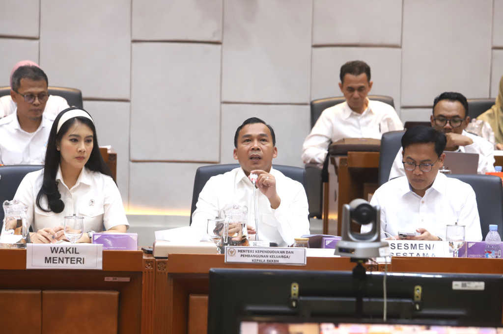 Komisi IX DPR gelar raker dengan Menteri BKKBN Wihaji membahas Penyesuaian Anggaran 2026 (Ashar/SinPo.id)