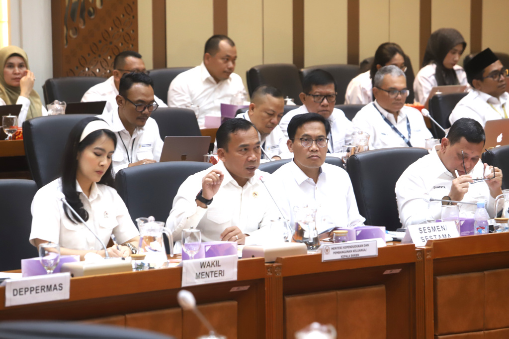 Komisi IX DPR gelar raker dengan Menteri BKKBN Wihaji membahas Penyesuaian Anggaran 2026 (Ashar/SinPo.id)