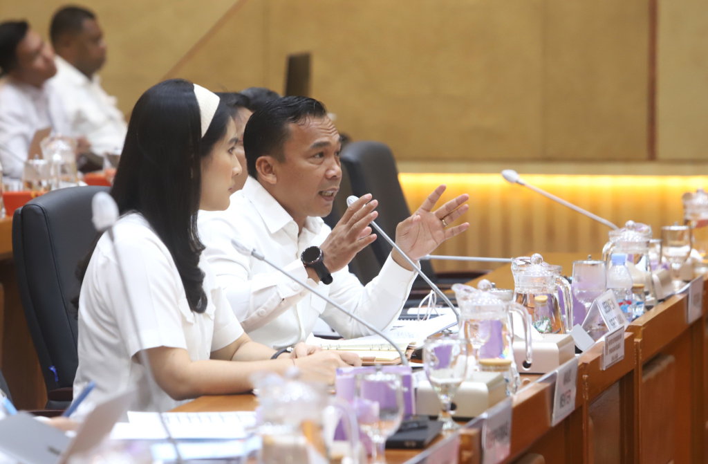 Komisi IX DPR gelar raker dengan Menteri BKKBN Wihaji membahas Penyesuaian Anggaran 2026 (Ashar/SinPo.id)