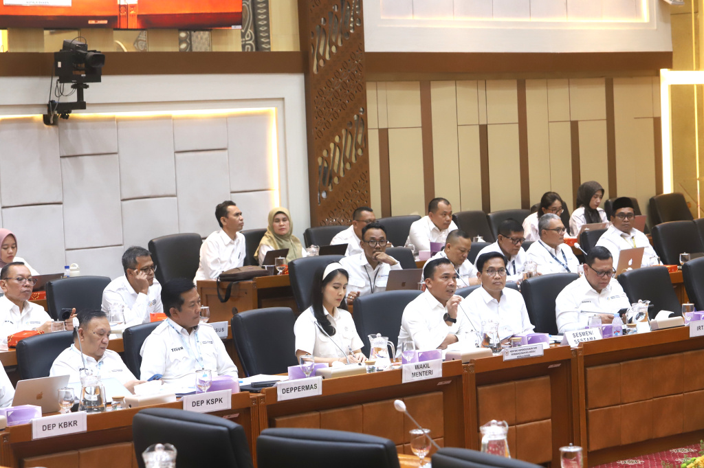 Komisi IX DPR gelar raker dengan Menteri BKKBN Wihaji membahas Penyesuaian Anggaran 2026 (Ashar/SinPo.id)