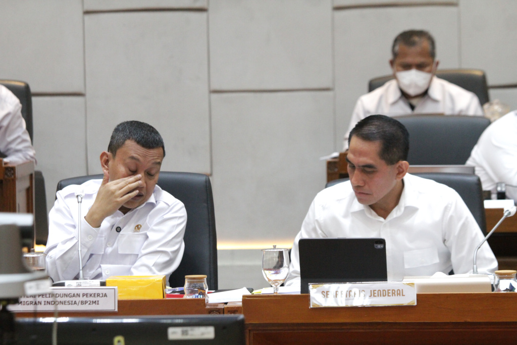 Komisi IX DPR menggelar Raker dengan Menteri P2MI Abdul Kadir Karding membahas Anggaran TA 2026 (Ashar/SinPo.id)