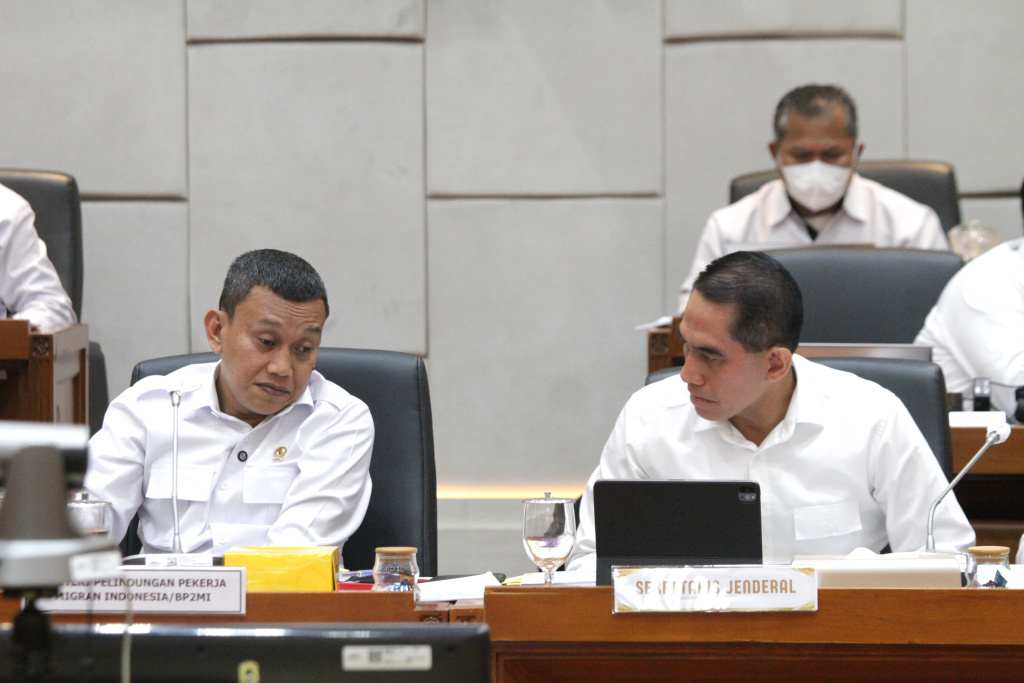 Komisi IX DPR menggelar Raker dengan Menteri P2MI Abdul Kadir Karding membahas Anggaran TA 2026 (Ashar/SinPo.id)