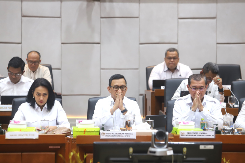 Komisi IX DPR gelar raker dengan Menteri P2MI Abdul Kadir Karding membahasn perkuat pengamanan dan perlindungan Pekerja Migran Indonesia (Ashar/SinPo)