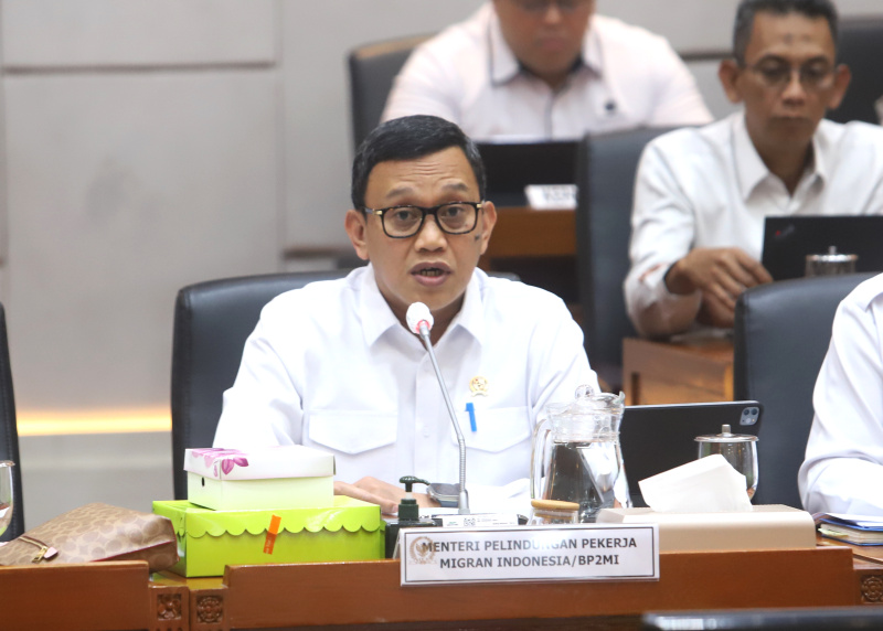 Komisi IX DPR gelar raker dengan Menteri P2MI Abdul Kadir Karding membahasn perkuat pengamanan dan perlindungan Pekerja Migran Indonesia (Ashar/SinPo)