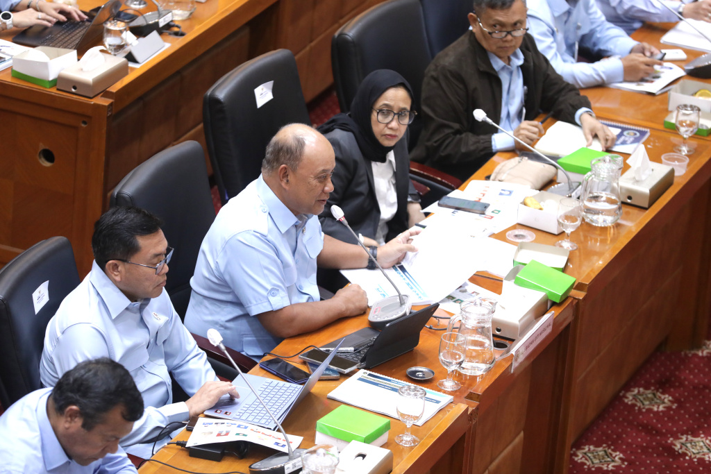 Komisi IX DPR gelar RDP dengan BGN membahas Evaluasi program 2025 (Ashar/SinPo.id)