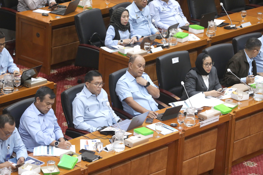 Komisi IX DPR gelar RDP dengan BGN membahas Evaluasi program 2025 (Ashar/SinPo.id)