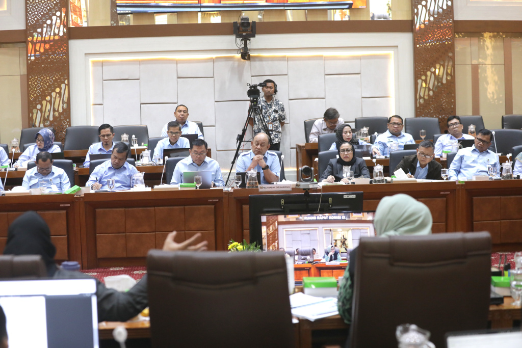Komisi IX DPR gelar RDP dengan BGN membahas Evaluasi program 2025 (Ashar/SinPo.id)