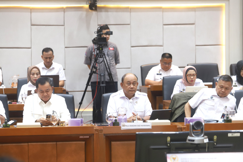 Komisi IX DPR gelar RDP dengan Kepala Badan Gizi Nasional Dadan Hindayana membahas evaluasi program makan bergizi gratis triwulan II (Ashar/SinPo.id)