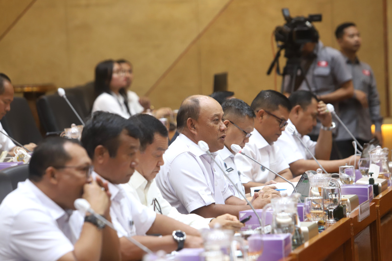 Komisi IX DPR gelar RDP dengan Kepala Badan Gizi Nasional Dadan Hindayana membahas evaluasi program makan bergizi gratis triwulan II (Ashar/SinPo.id)