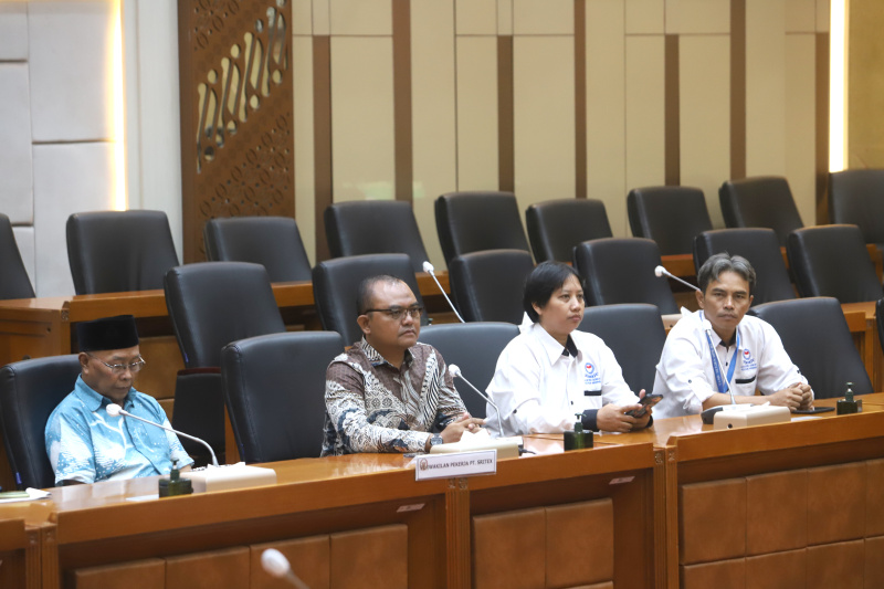 Komisi IX DPR menerima Audiensi Serikat Pekerja PT Sritex Group untuk mengawal hak-hak pekerja Sritex terpenuhi (Ashar/SinPo.id)