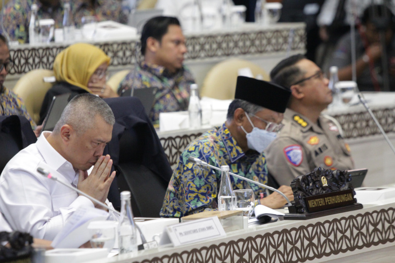 Komisi V DPR gelar raker dengan Menhub membahas evaluasi pelaksanaan arus mudik dan balik lebaran 2025 (Ashar/SinPo.id)