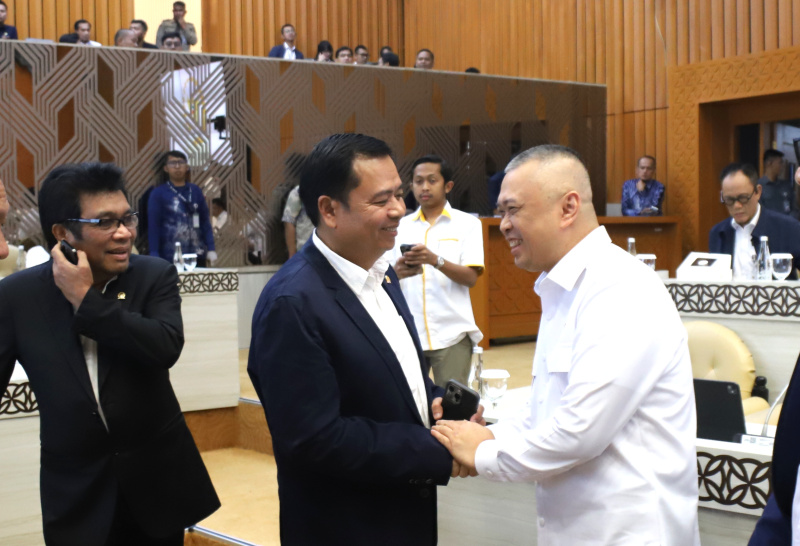 Komisi V DPR menggelar raker dengan Menteri Perhubungan Dudy Purwagandhi membahas Pagu Anggaran TA 2025 (Ashar/SinPo.id)