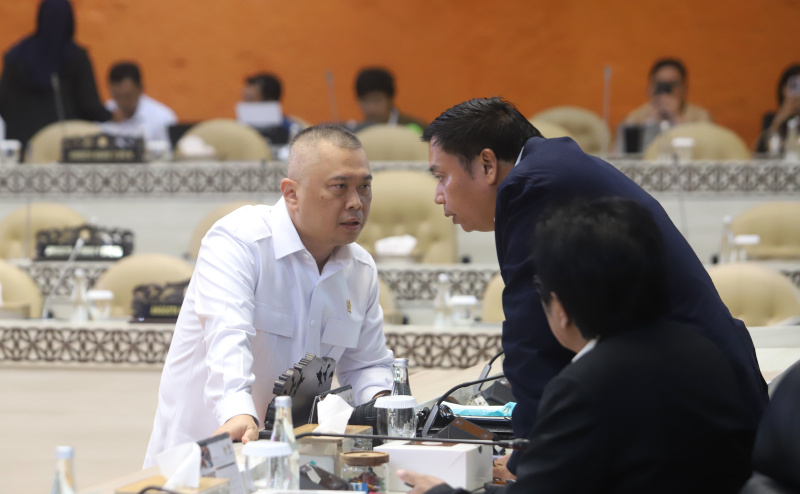 Komisi V DPR menggelar raker dengan Menteri Perhubungan Dudy Purwagandhi membahas Pagu Anggaran TA 2025 (Ashar/SinPo.id)
