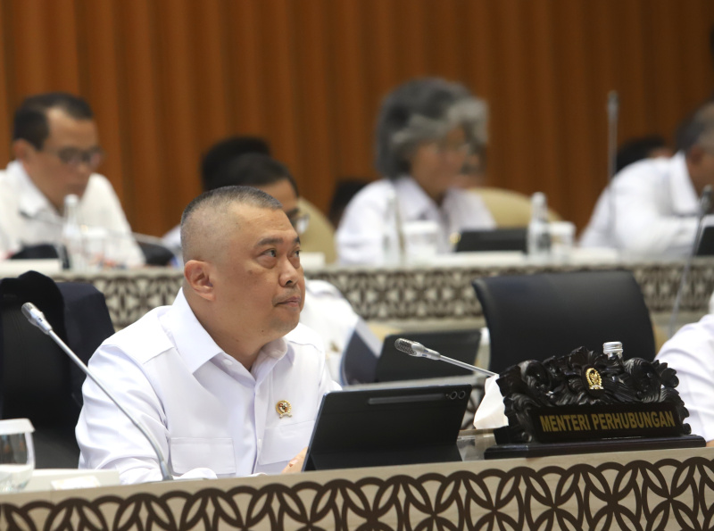Komisi V DPR menggelar raker dengan Menteri Perhubungan Dudy Purwagandhi membahas Pagu Anggaran TA 2025 (Ashar/SinPo.id)