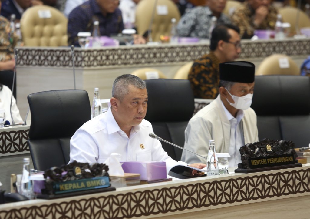 Komisi V DPR gelar raker dengan Menhub, MenPKP, dan MenTrans membahas Anggaran TA 2026 (Ashar/SinPo.id)