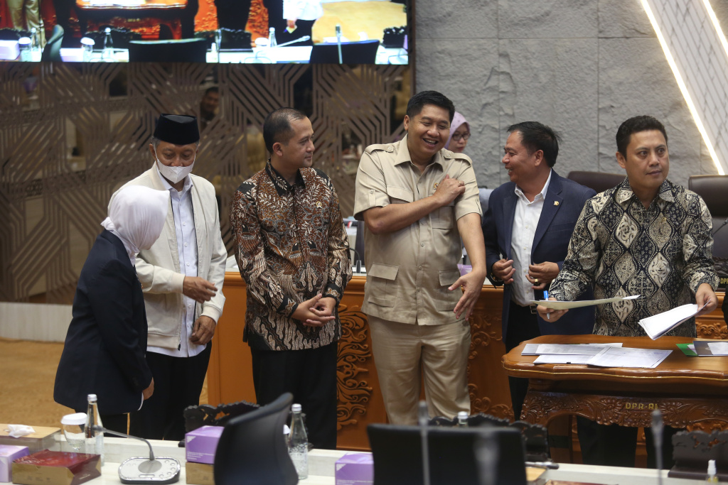Komisi V DPR gelar raker dengan Menhub, MenPKP, dan MenTrans membahas Anggaran TA 2026 (Ashar/SinPo.id)