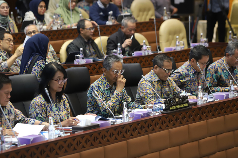 Komisi V DPR gelar raker dengan Menteri Pekerjaan Umum Dody Hanggodo membahas Evaluasi Pelaksanaan APBN TA 2024 (Ashar/SinPo.id)