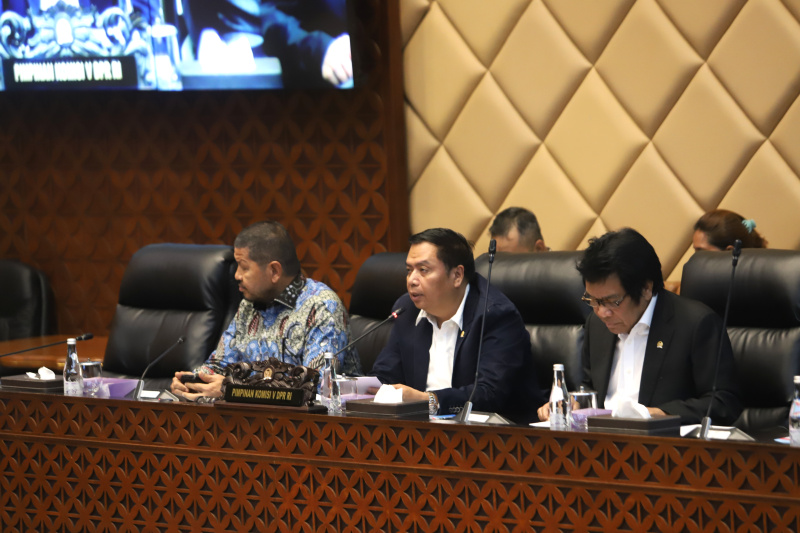 Komisi V DPR gelar raker dengan Menteri Pekerjaan Umum Dody Hanggodo membahas Evaluasi Pelaksanaan APBN TA 2024 (Ashar/SinPo.id)