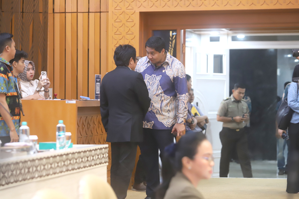 Komisi V DPR menggelar raker dengan Menteri PKP Maruarar Sirait membahas Pelaksanaan APBN  tahun anggaran 2026 (Ashar/SinPo.id)