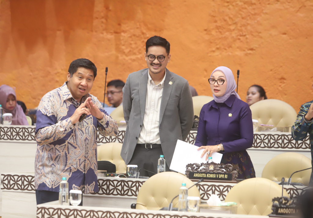 Komisi V DPR menggelar raker dengan Menteri PKP Maruarar Sirait membahas Pelaksanaan APBN  tahun anggaran 2026 (Ashar/SinPo.id)