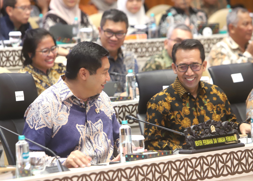 Komisi V DPR menggelar raker dengan Menteri PKP Maruarar Sirait membahas Pelaksanaan APBN  tahun anggaran 2026 (Ashar/SinPo.id)