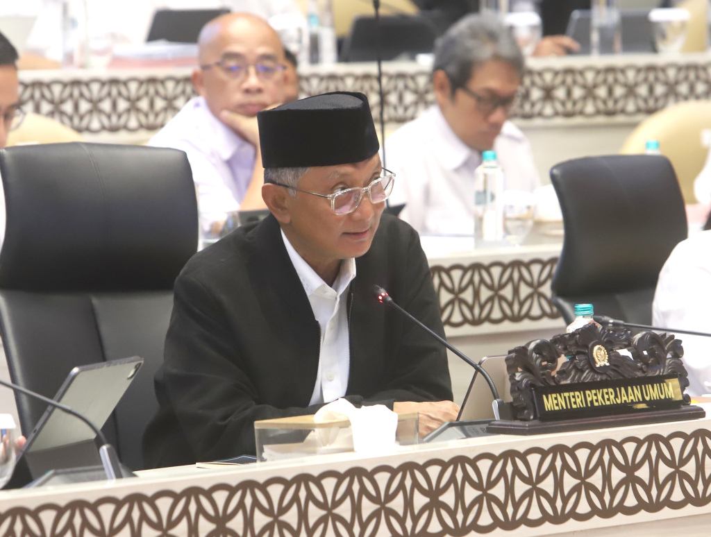 Komisi V DPR menggelar raker dengan Menteri PU Dody Hanggodo membahas evaluasi pelaksanaan APBN TA 2026 dan Pembangunan Infrastruktur (Ashar/SinPo.id)