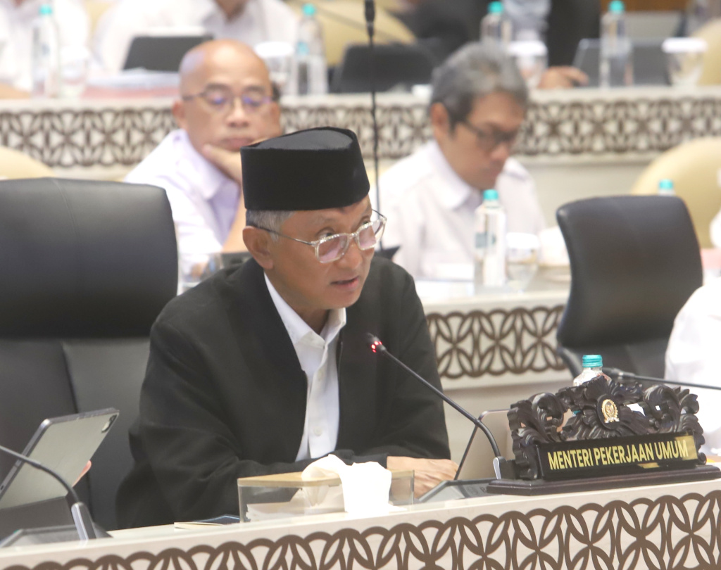 Komisi V DPR menggelar raker dengan Menteri PU Dody Hanggodo membahas evaluasi pelaksanaan APBN TA 2026 dan Pembangunan Infrastruktur (Ashar/SinPo.id)