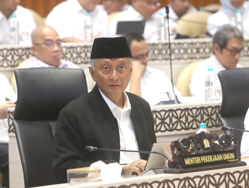 Komisi V DPR menggelar raker dengan Menteri PU Dody Hanggodo membahas evaluasi pelaksanaan APBN TA 2026 dan Pembangunan Infrastruktur (Ashar/SinPo.id)