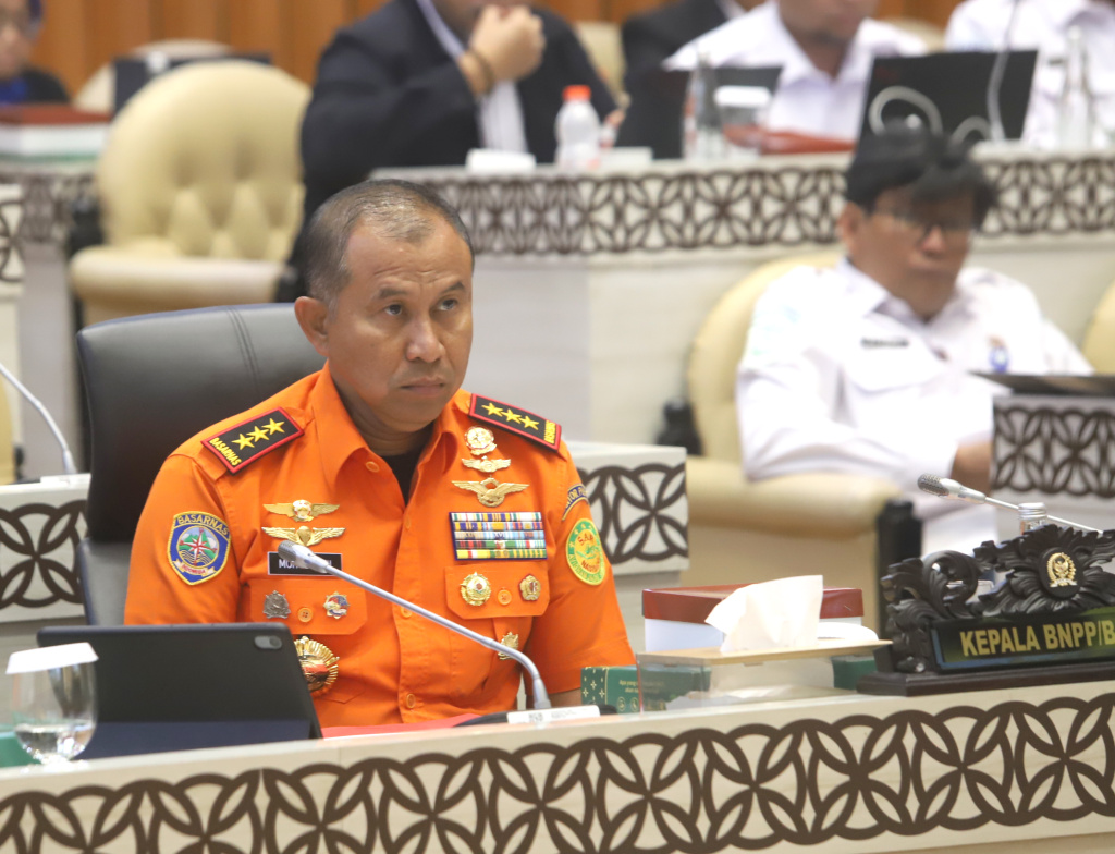 Komisi V DPR menggelar RDP dengan BNPP/BASARNAS dan BMKG Bahas bencana banjir di Aceh dan Sumatera (Ashar/SinPo.id)