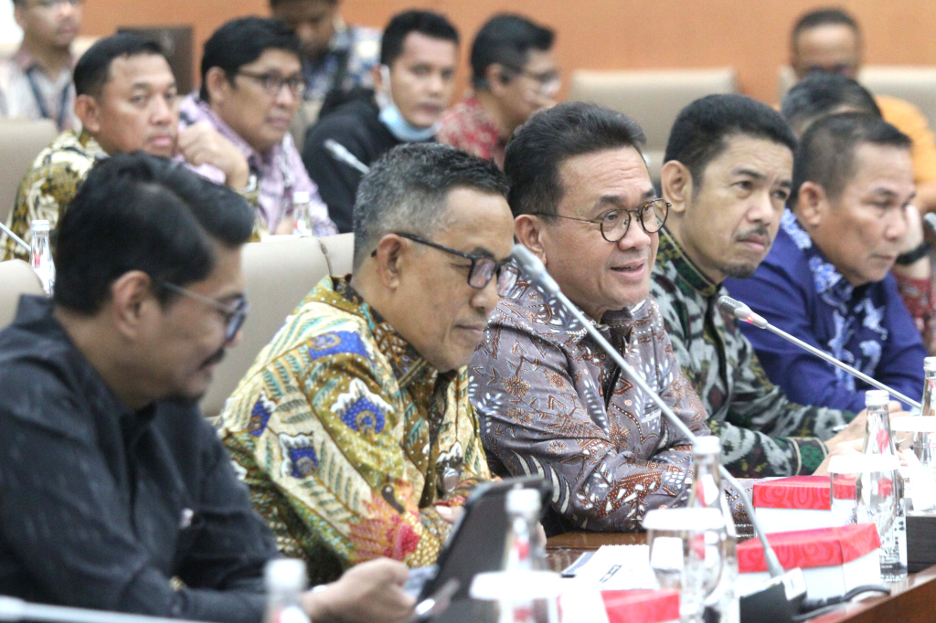 Komisi VI DPR gelar raker dengan Menteri Perdagangan Budi Santoso membahas Kemitraan Ekonomi Komprehensif Pemerintah RI dan Pemerintah Kanada (Ashar/SinPo.id)