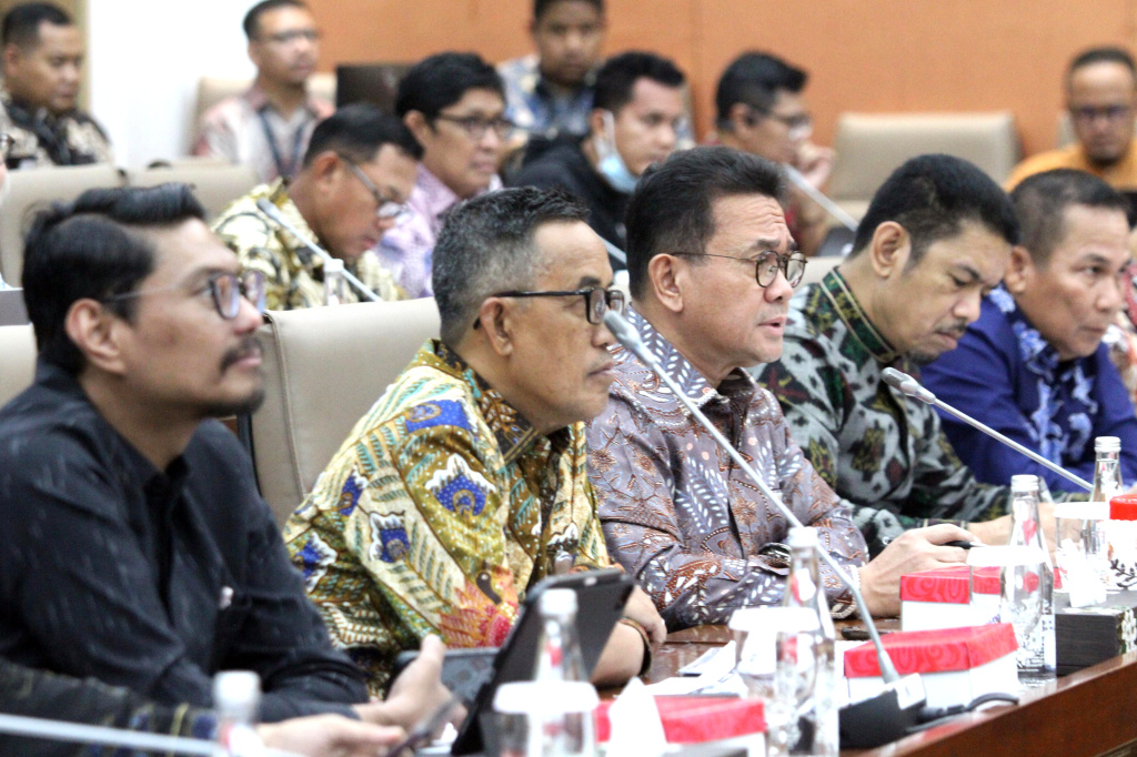 Komisi VI DPR gelar raker dengan Menteri Perdagangan Budi Santoso membahas Kemitraan Ekonomi Komprehensif Pemerintah RI dan Pemerintah Kanada (Ashar/SinPo.id)