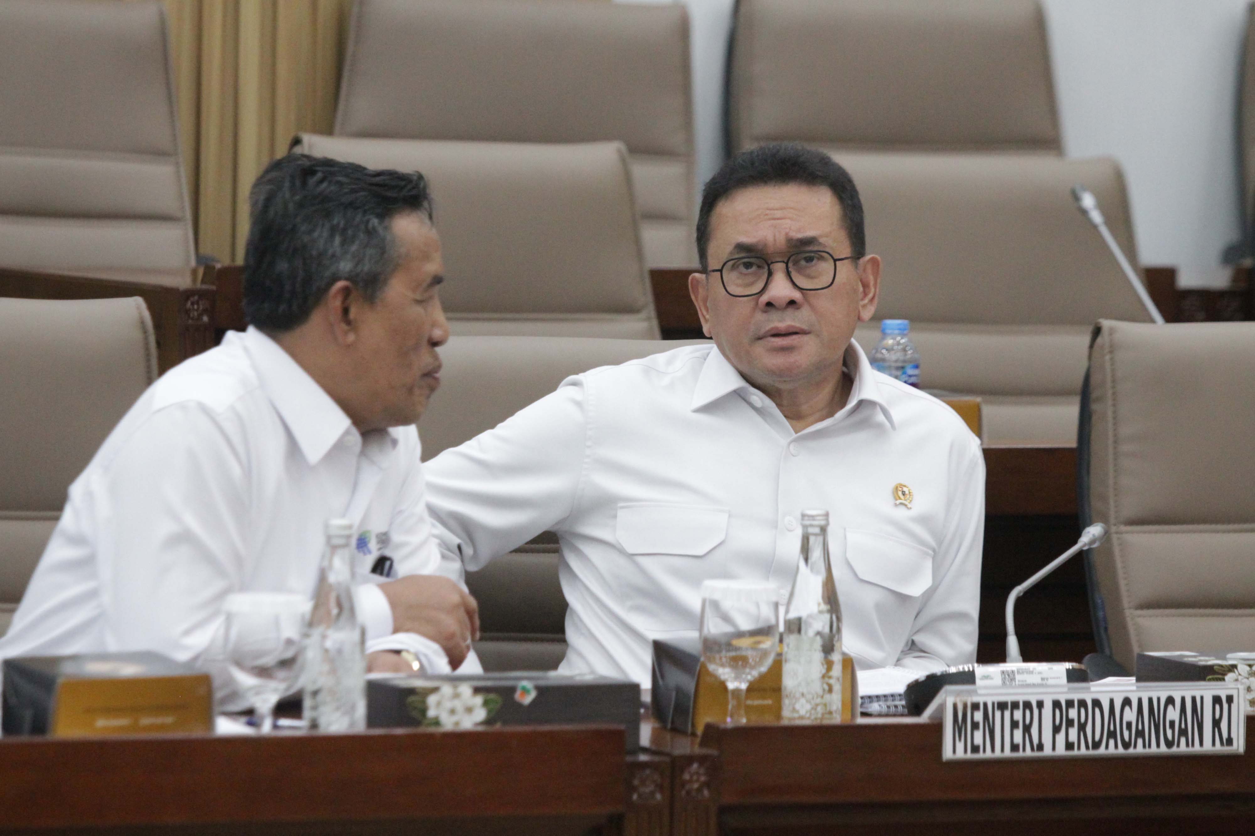 Komisi VI DPR menggelar raker dengan Menteri Perdagangan Budi Santoso membahas penyesuaian Anggaran 2026 (Ashar/SinPo.id)
